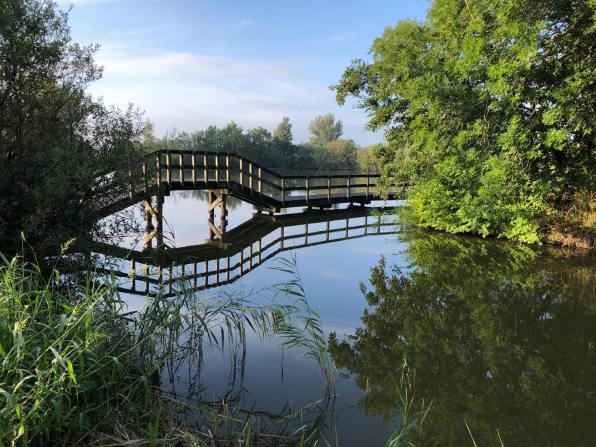 Chalet 556 Op Recreatiepark De Wielen Sint Maarten Exteriör bild