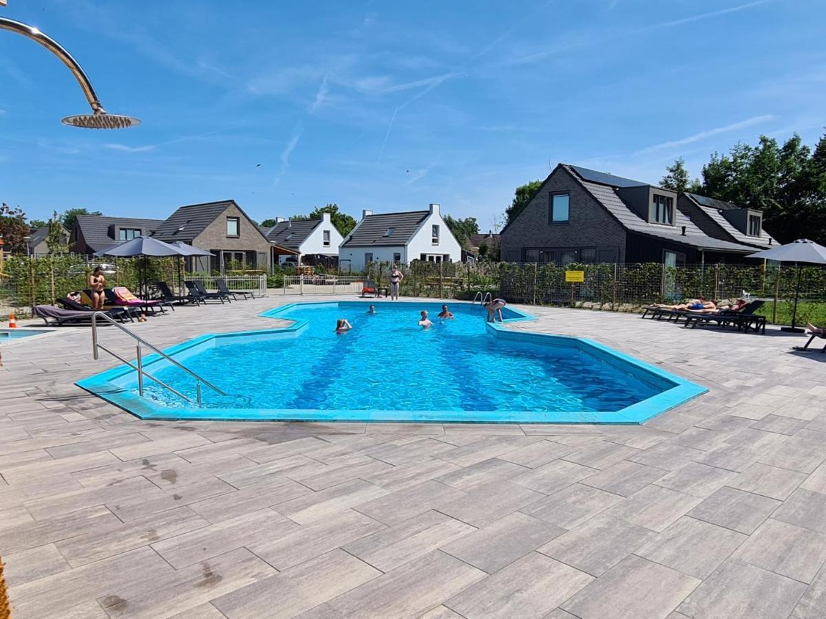Chalet 556 Op Recreatiepark De Wielen Sint Maarten Exteriör bild